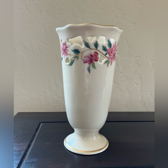 Lenox Other - Lenox Porcelain Barrington Collection Vase w/Pink Floral Trim & Gold Accent.